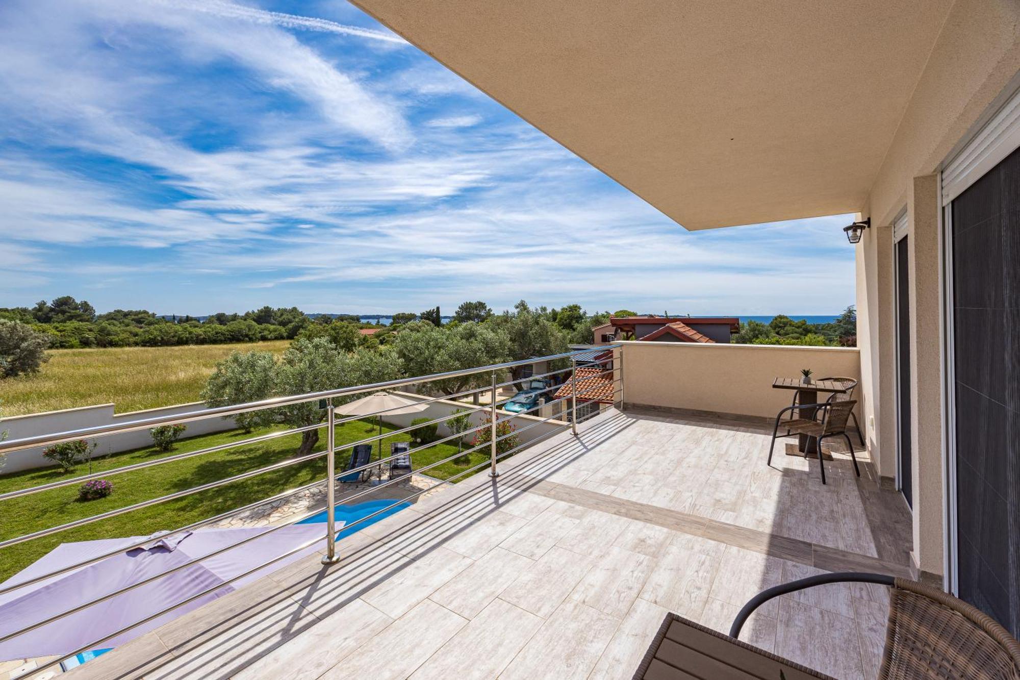 Villa Sunny Olive Peroj Luaran gambar